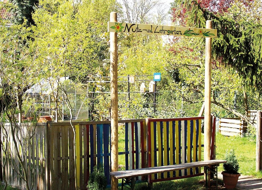 Mit Harke und Schaufel in den Schülerclub